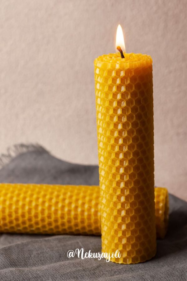 Velas de Cera de Abeja 1 12 piezas Velas de Cera de Abeja Natural - Set de 12 Piezas de 12 cm cada una.