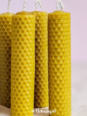 Velas de Cera de Abeja Natural - Set de 12 Piezas de 12 cm cada una.